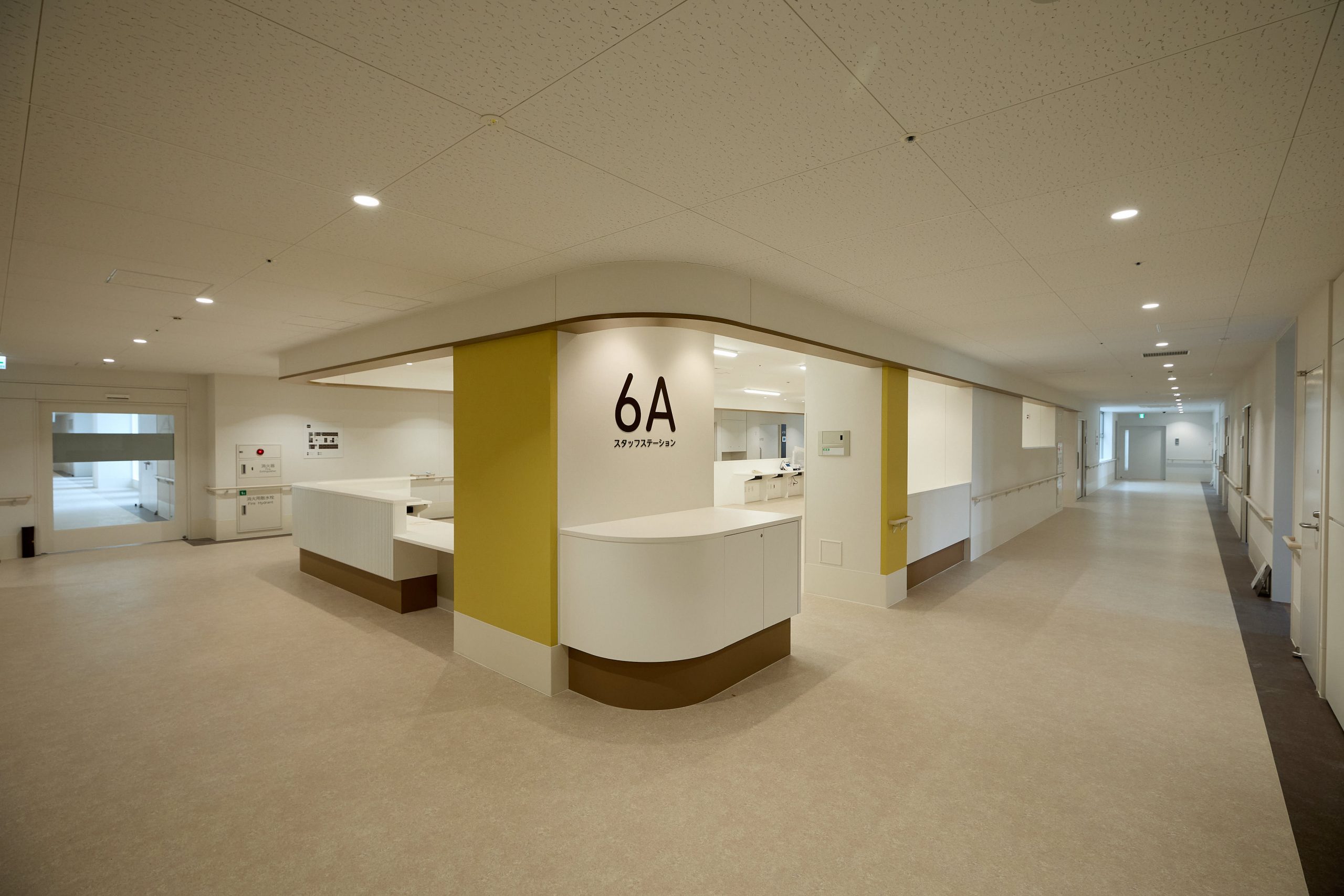 病棟スタッフステーション1