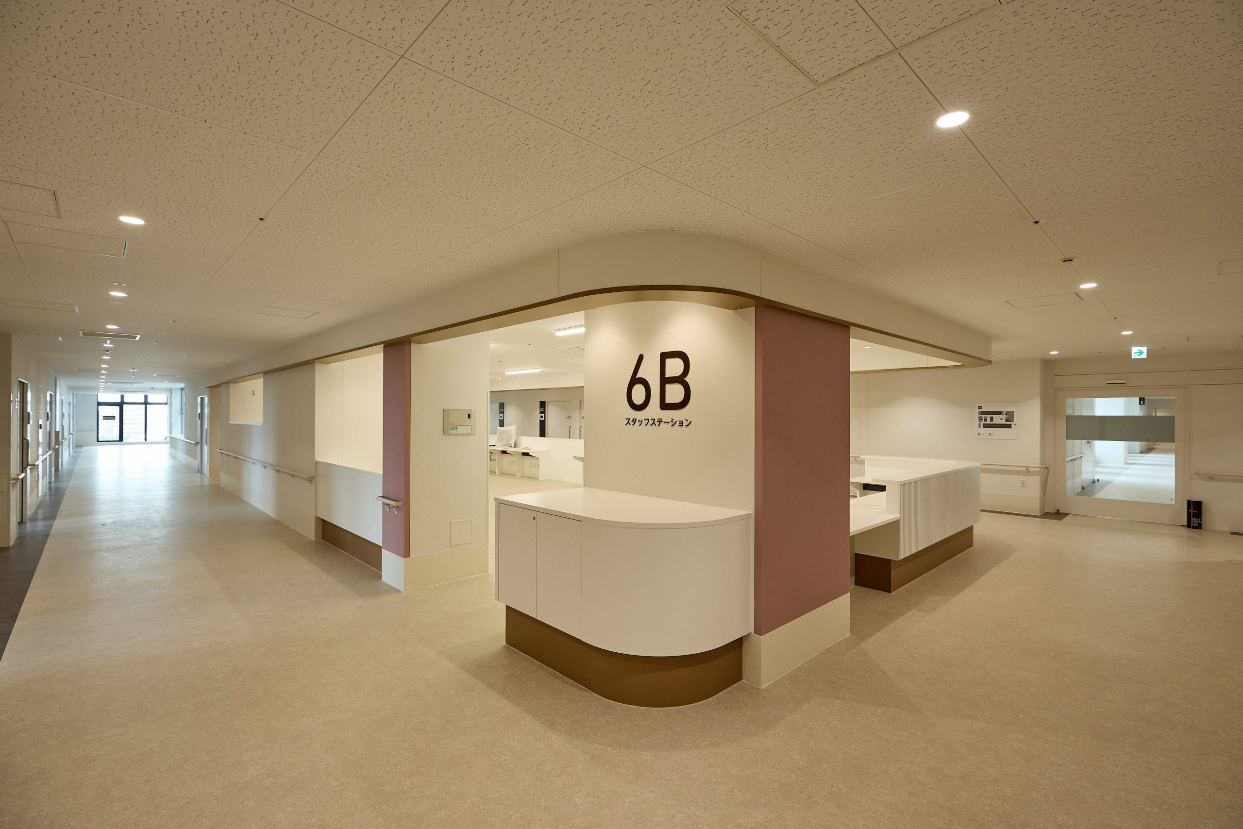 病棟スタッフステーション2
