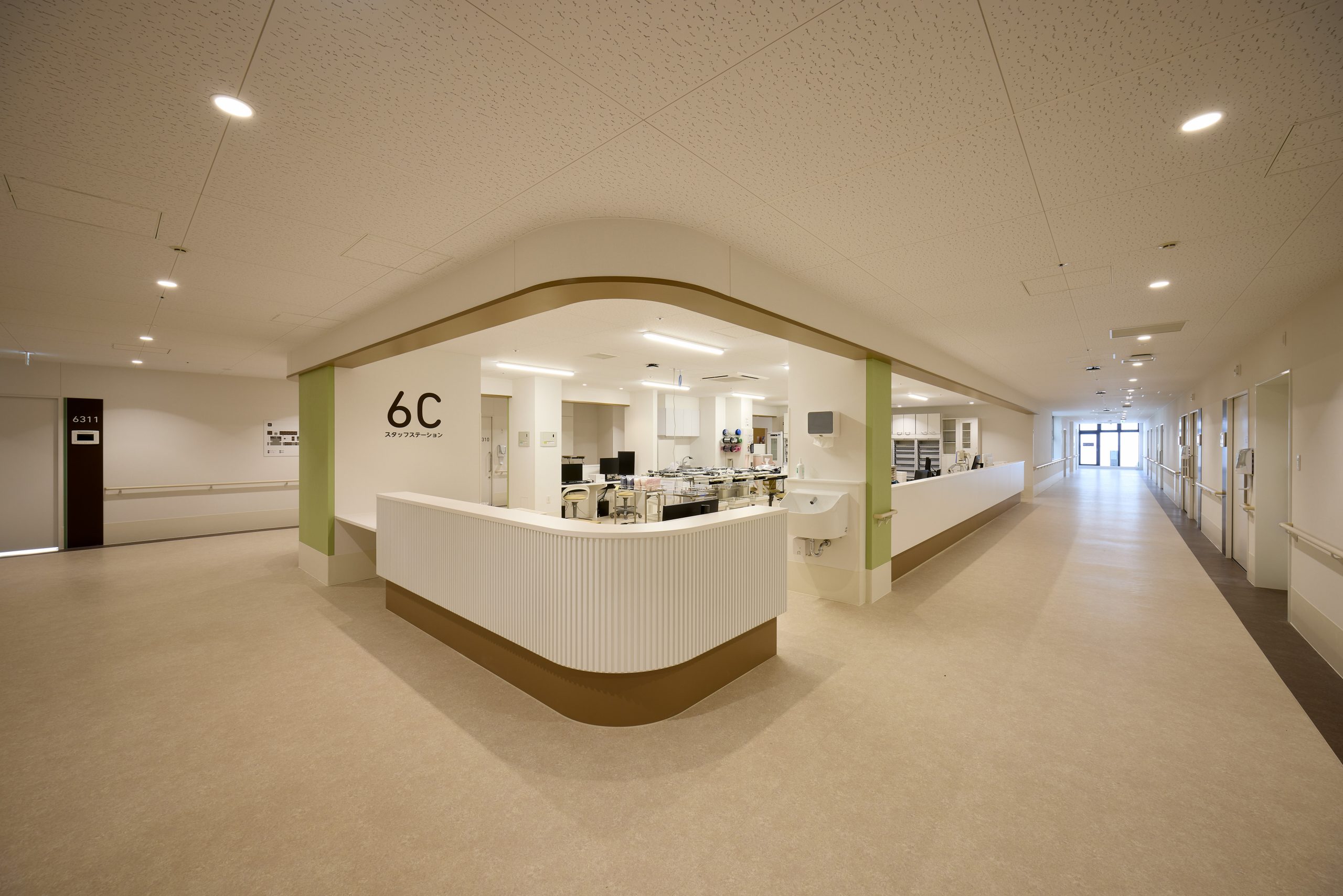 病棟スタッフステーション